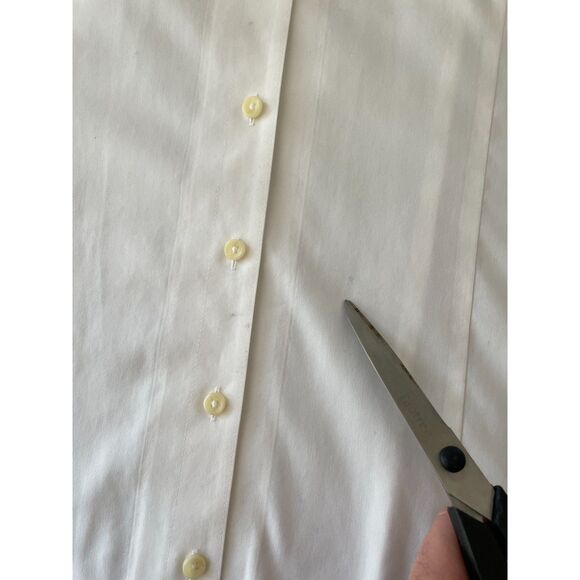 ~ Coldwater Creek L 14 Blouse White No Iron Lg Shirt Button Pleated V-neck Tunic - Picture 7 of 8